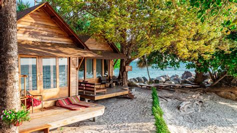 Ten Moons Beach Resort, Koh Lipe – Where every Bungalow .